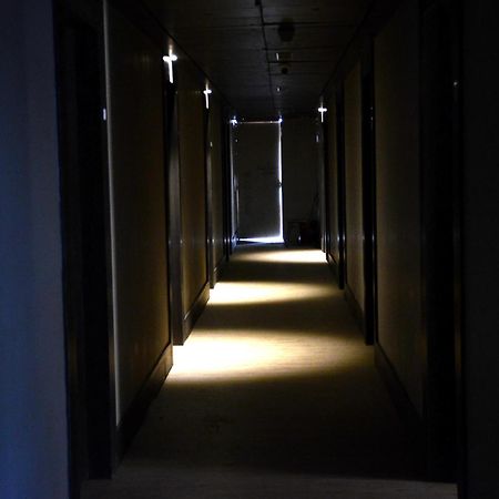 Noxx Residency Hotel Haora Bagian luar foto