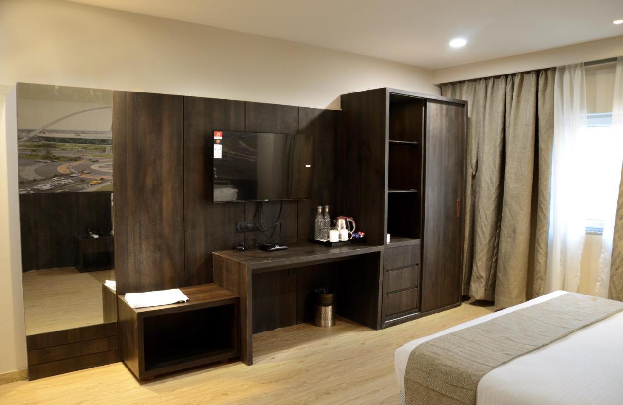Noxx Residency Hotel Haora Bagian luar foto