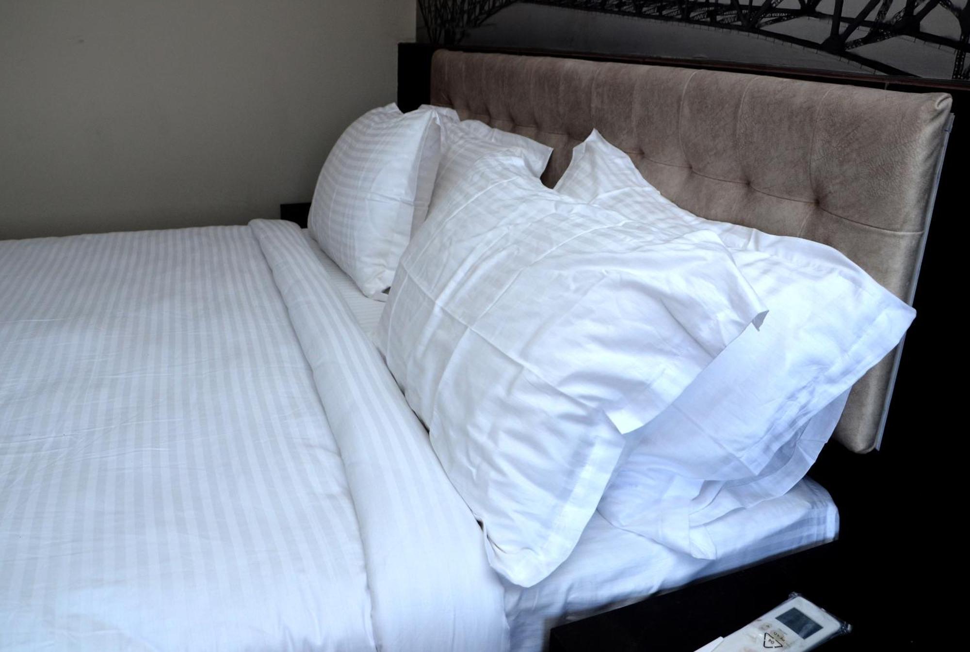 Noxx Residency Hotel Haora Bagian luar foto