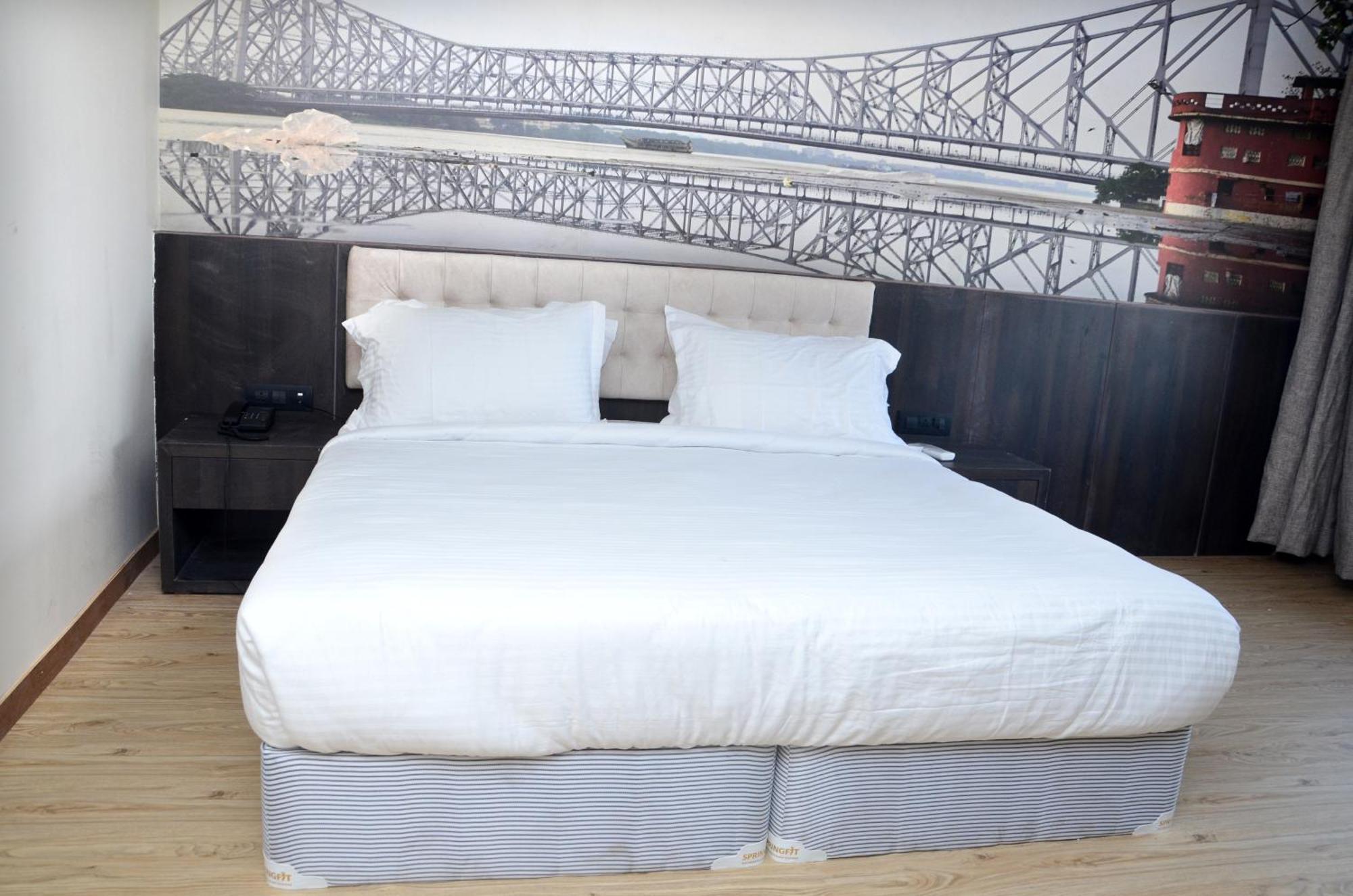 Noxx Residency Hotel Haora Bagian luar foto